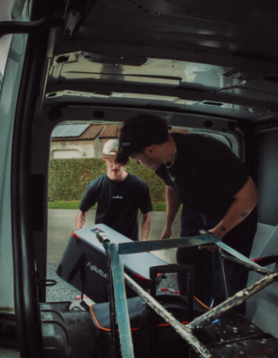 Behind the scenes op de clipset van Yalla Habiba.